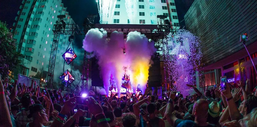 The pool party still goes on during - Hyde Beach Miami